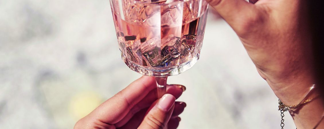 Pourquoi remplir qu'à moitié son verre de vin ?